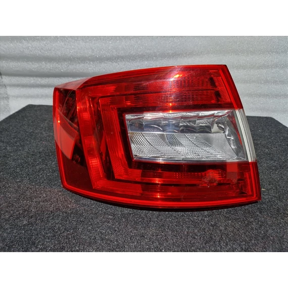 SKODA OCTAVIA III HATCHBACK (5E) bal hátsó lámpa