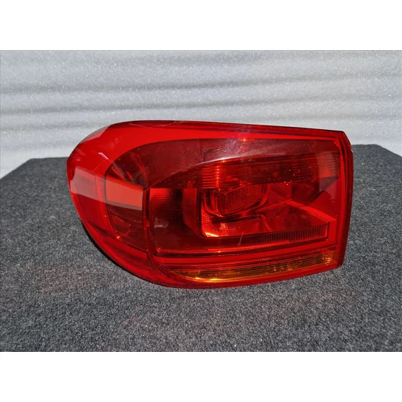 VOLKSWAGEN TIGUAN (5N) Bal külső hátsó lámpa