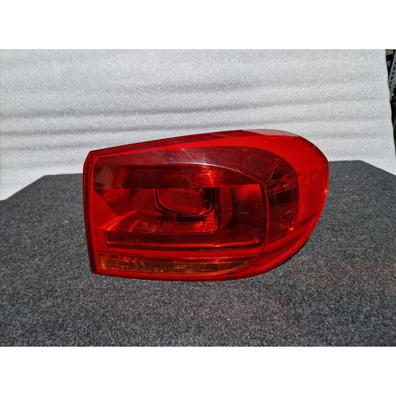 VOLKSWAGEN TIGUAN (5N) Jobb külső hátsó lámpa