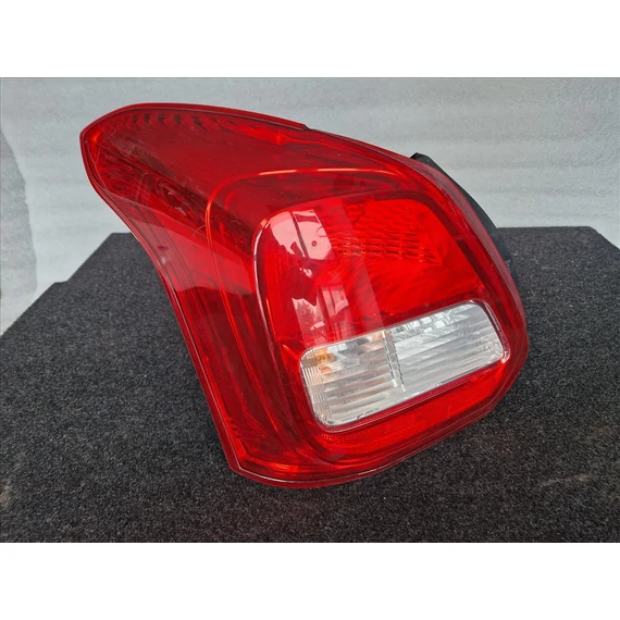SUZUKI SWIFT V Bal hátsó lámpa