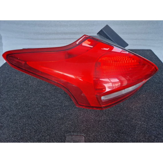 FORD FOCUS III hatchback faceliftes Bal hátsó lámpa F1EB13405B-C