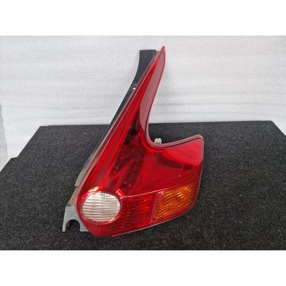 NISSAN JUKE (F15) Jobb hátsó lámpa