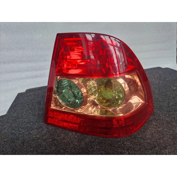 TOYOTA COROLLA (E12) SEDAN jobb hátsó lámpa