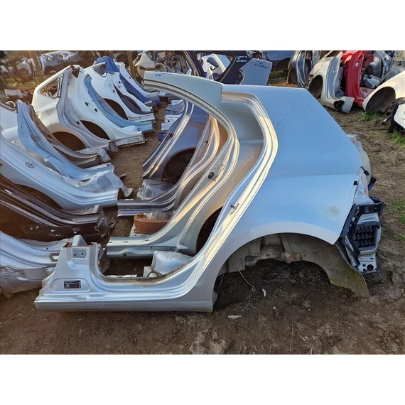 VOLKSWAGEN GOLF VI bal hátsó sárvédő