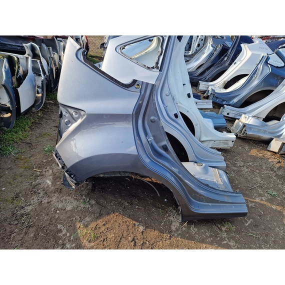 NISSAN NOTE (E12) jobb hátsó sárvédő negyed