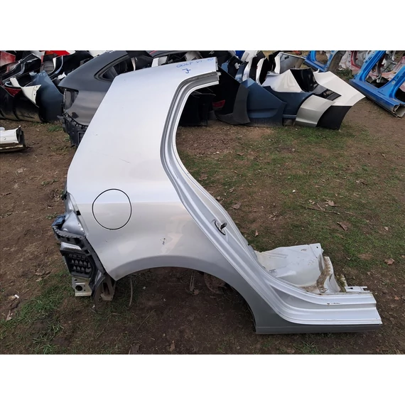 VOLKSWAGEN GOLF VI jobb hátsó sárvédő negyed