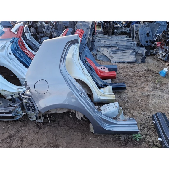 VOLKSWAGEN GOLF VI jobb hátsó sárvédő negyed