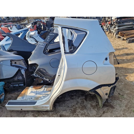 TOYOTA COROLLA VERSO bal hátsó sárvédő negyed