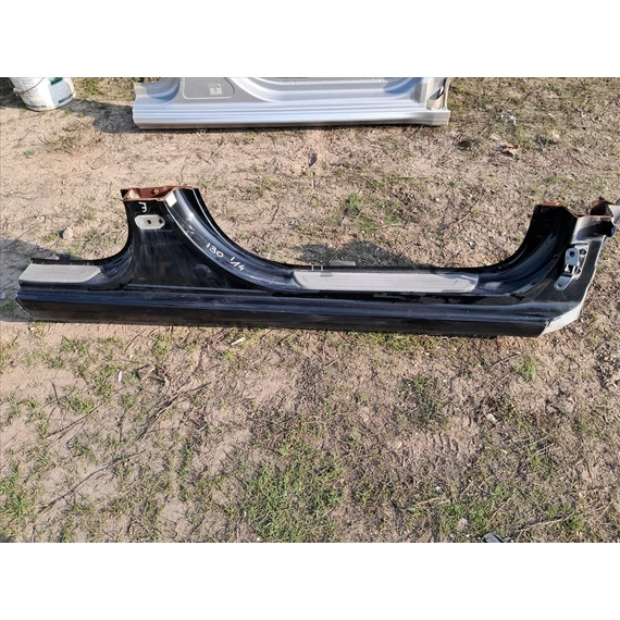 HYUNDAI I30 (GD) jobb küszöb