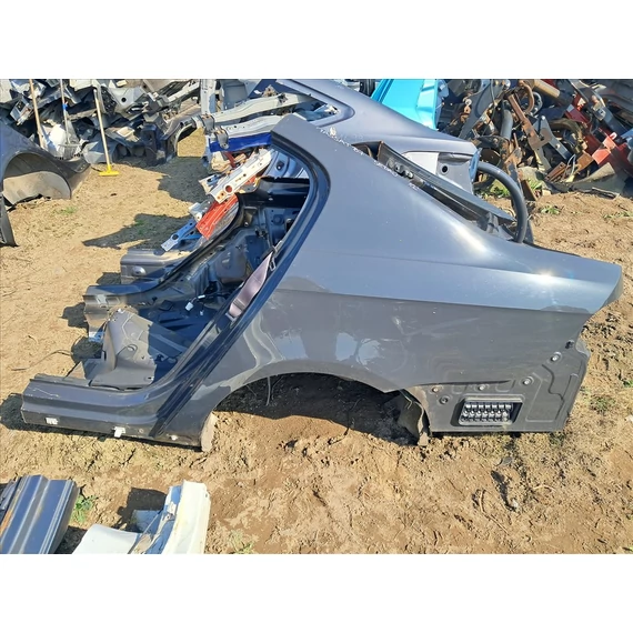 VOLKSWAGEN PASSAT B7 SEDAN bal hátsó sárvédő negyed