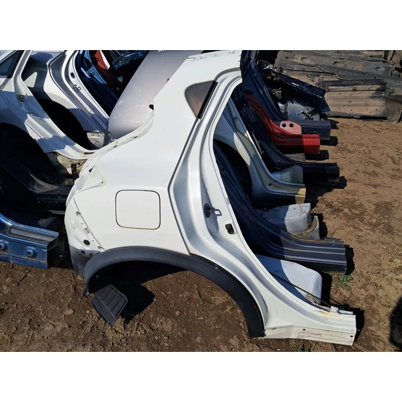 NISSAN JUKE (F15) Jobb hátsó sárvédő negyed