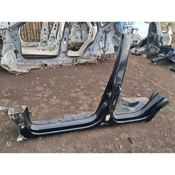 VOLKSWAGEN TIGUAN (5N) bal küszöb