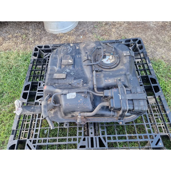 HYUNDAI I30 (GD) benzines tank