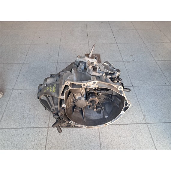 PEUGEOT 3008 1.6 HDI váltó