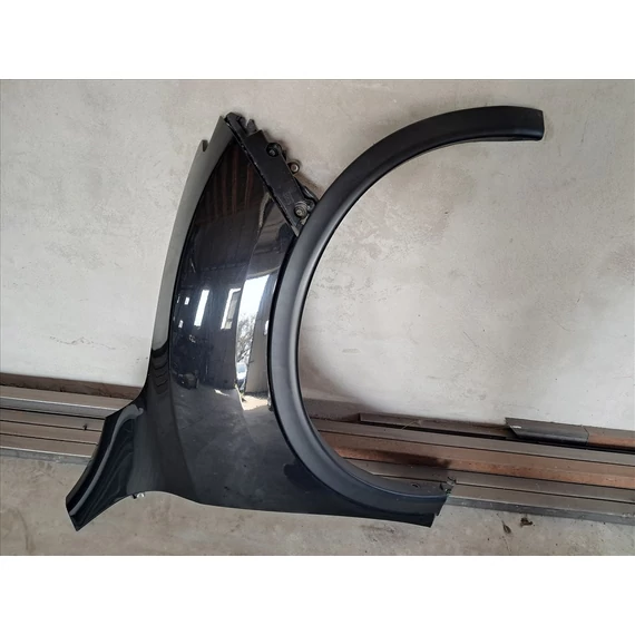 NISSAN JUKE (F15) jobb első sárvédő Z11