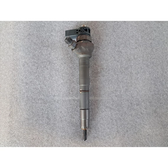 AUDI A3 (8V) 2.0 CRTDI CRB porlasztó 04L130277E