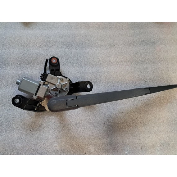 OPEL ASTRA K TOURER Hátsó ablaktörlő motor 689062013