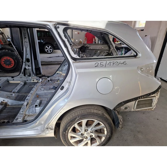 TOYOTA AURIS II TOURING  bal hátsó sárvédő negyed
