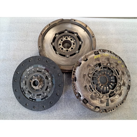 Toyota Avensis (T270) 2.0 D4D kettős tömegű lendkerék szett 13450-0R030