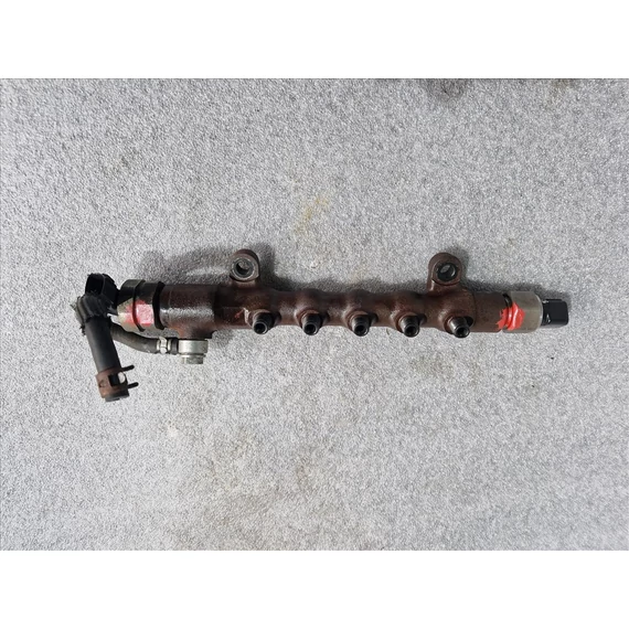 TOYOTA AVENSIS T27 2.0 D4D 1AD Rail cső