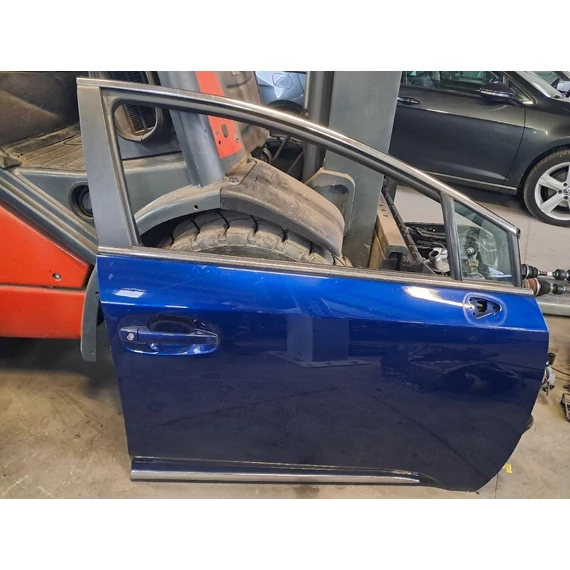 TOYOTA AVENSIS T27 jobb első ajtó