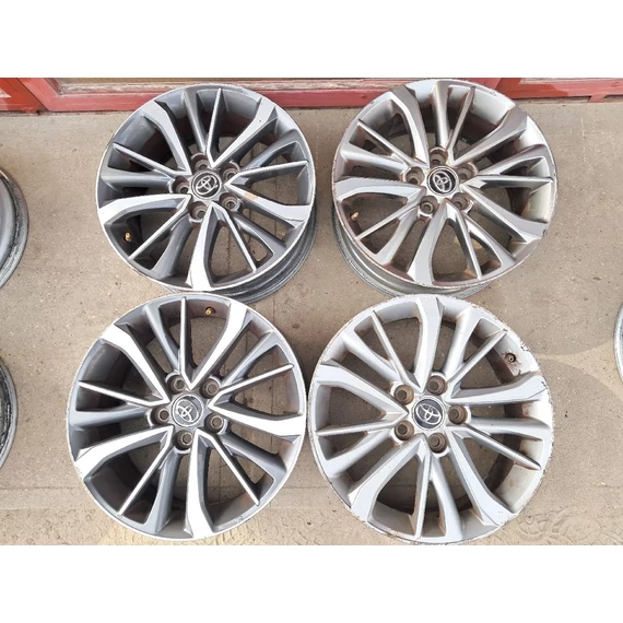 TOYOTA AVENSIS T27 Gyári 17" alufelni szett