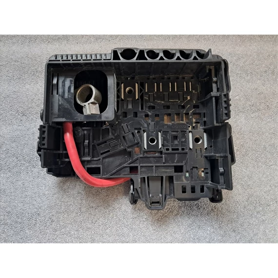 OPEL MERIVA B Akkumulátor saru, biztosíték 525230582 13362767