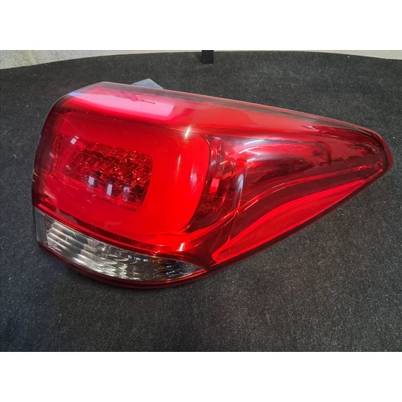 KIA CARENS (RP) Jobb külső hátsó lámpa LEDES 92402-A4110
