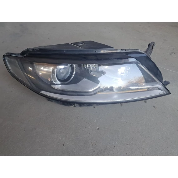 VOLKSWAGEN CC Jobb xenon fényszóró