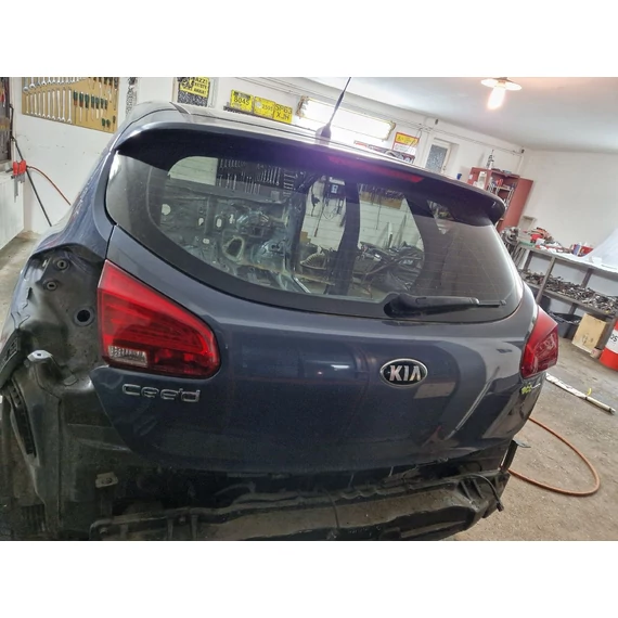 KIA CEED II (JD) csomagtérajtó