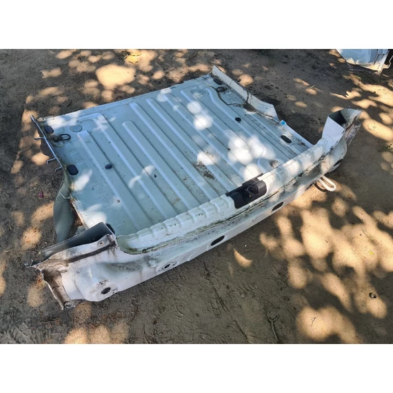 DACIA DUSTER hátfal