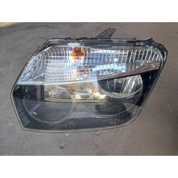 DACIA DUSTER bal első fényszóró