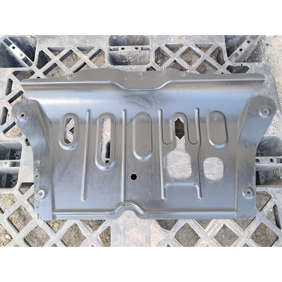 DACIA DUSTER 1.5 DCI Alsó motorburkolat 758901227R