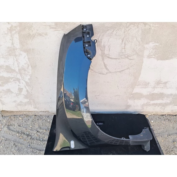 DACIA DUSTER Jobb első sárvédő