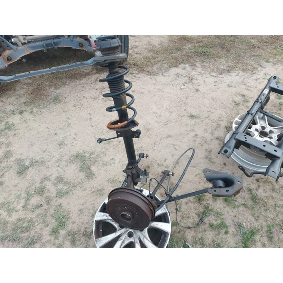 DACIA DUSTER 4WD jobb hátsó csonkállvány, lengőkar, futómű