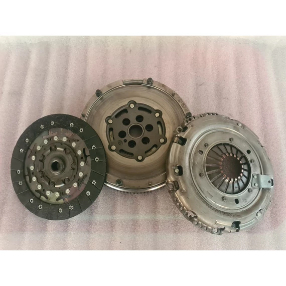 FORD FOCUS III 1.5 TDCI Kettőstömegű lendkerék szett 415053710