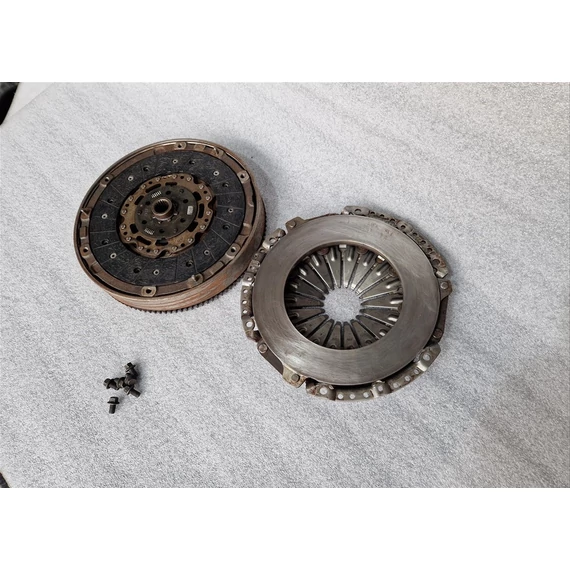 FORD FOCUS III 1.6 TDCI Kettőstömegű lendkerék szett, kuplung szett