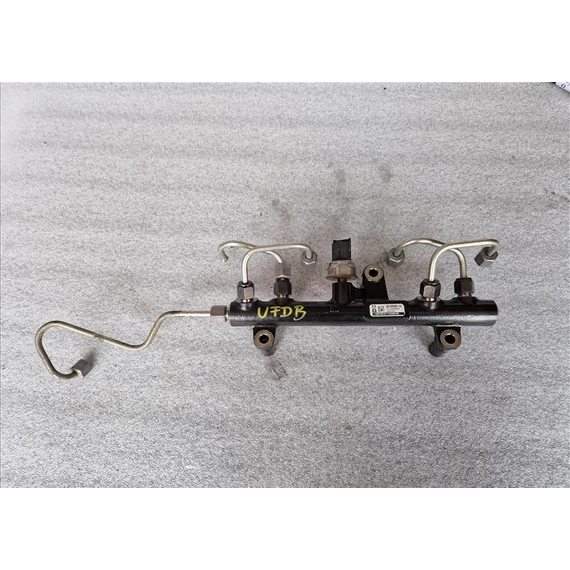 FORD FOCUS III 2.0 TDCI UFDB Rail cső 9681909680