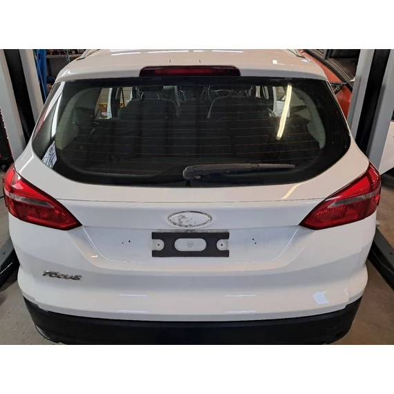 FORD FOCUS III kombi csomagtérajtó