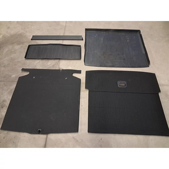 FORD FOCUS IV KOMBI Csomagtér alsó szett, kárpit