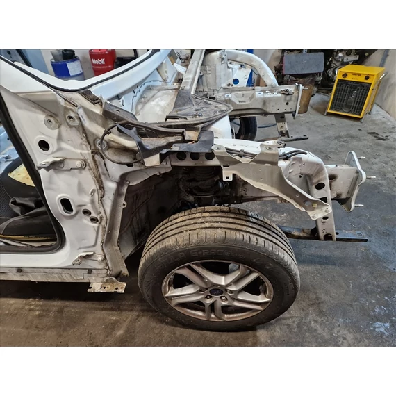 FORD FOCUS IV Jobb első negyed, nyúlvány