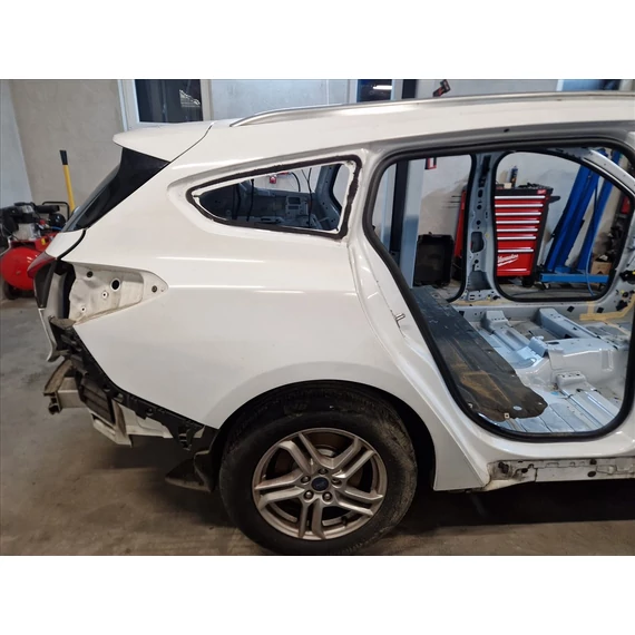 FORD FOCUS IV KOMBI Jobb hátsó sárvédő negyed