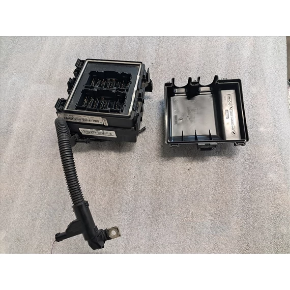 FORD FOCUS IV Biztosítéktábla, biztosíték doboz (motortér) JX6T-14D068-AE JX6T-14A094-AE