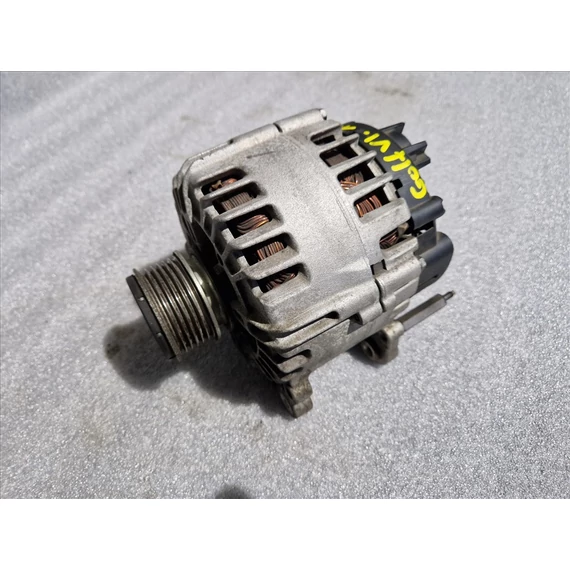 VOLKSWAGEN GOLF VI 1.6 TDI generátor 03L903023A