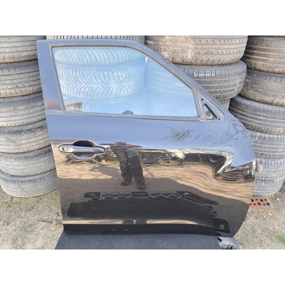 NISSAN JUKE (F15) Jobb első ajtó Z11