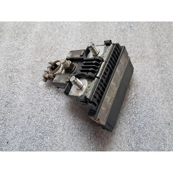 NISSAN JUKE (F15) Akkumulátor saru