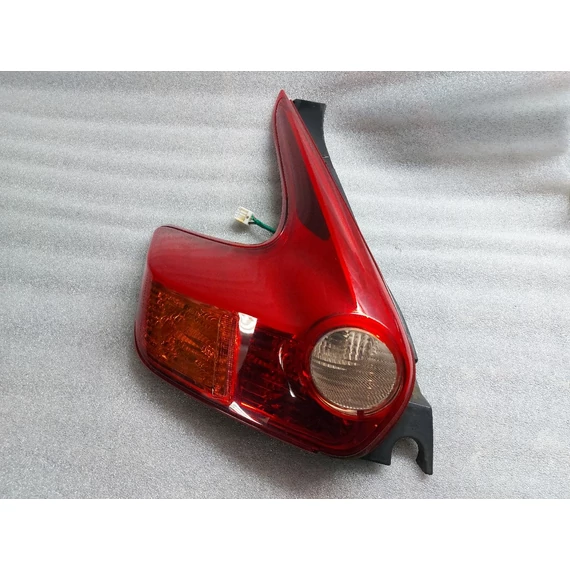 NISSAN JUKE (F15) Bal hátsó lámpa
