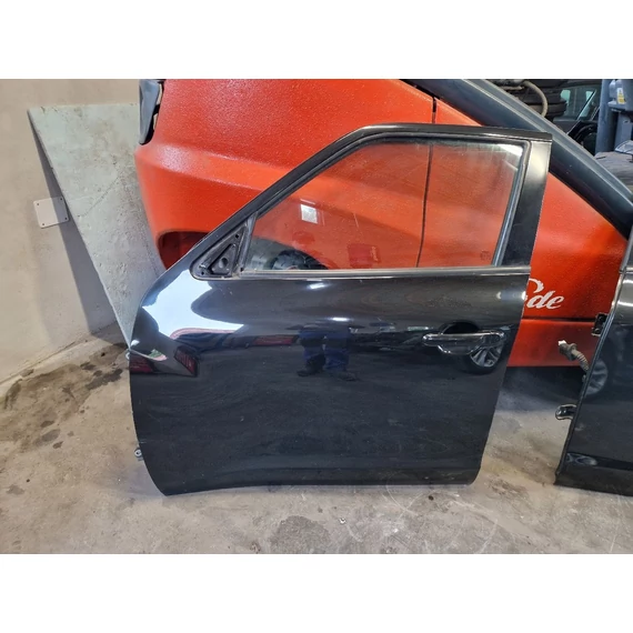 NISSAN JUKE (F15) Bal első ajtó Z11