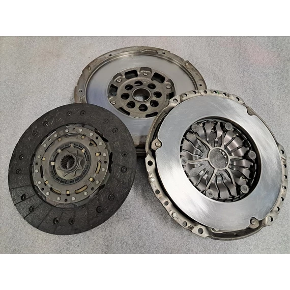 FORD KUGA II 2.0 TDCI kettős tömegű lendkerék szett AG916477AE