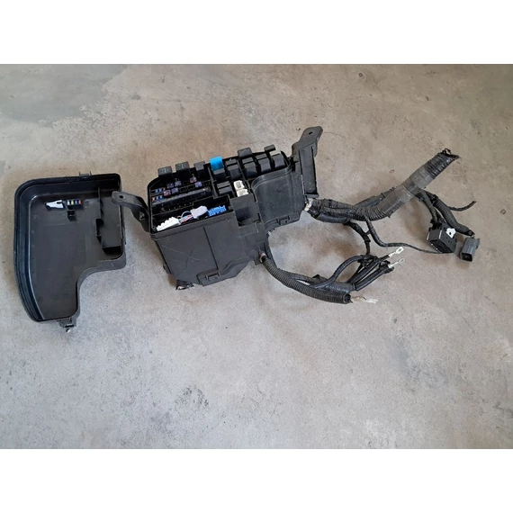 MAZDA 3 (BM) biztosíték doboz